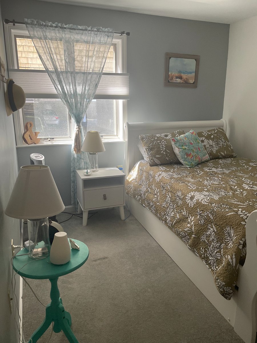 2nd bedroom for guests.