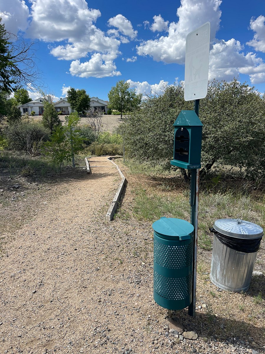 Walking or biking trail in the montana estate community 3 min walk from home