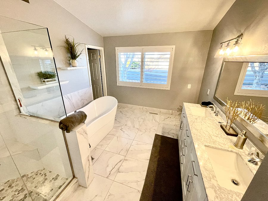 Main master bedroom bath totally redone. With beautiful tub and large window