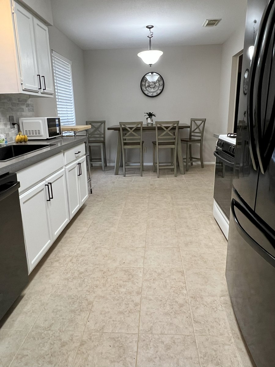 Eat in Kitchen