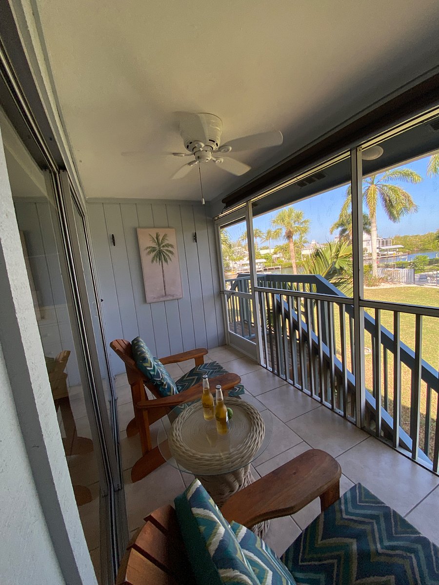 Back Lanai overlooking pool area