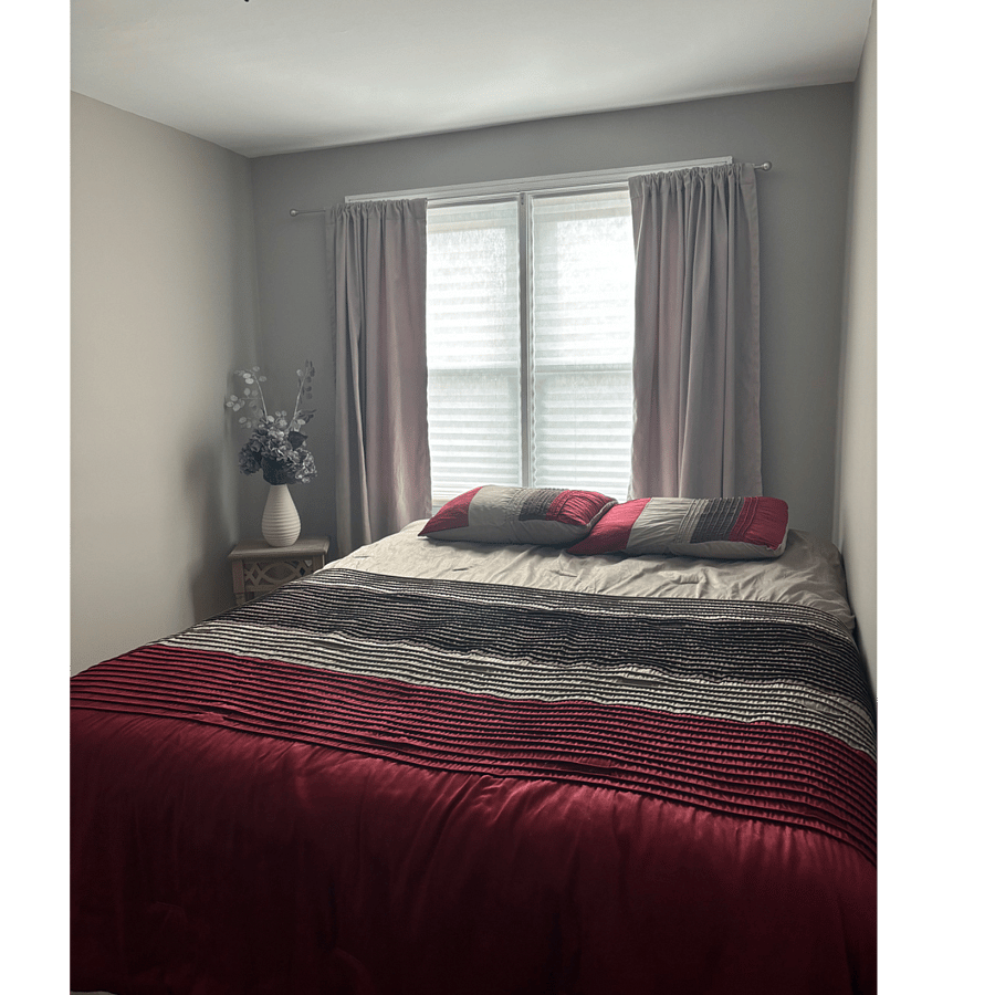 Bedroom #2, queen bed, closet