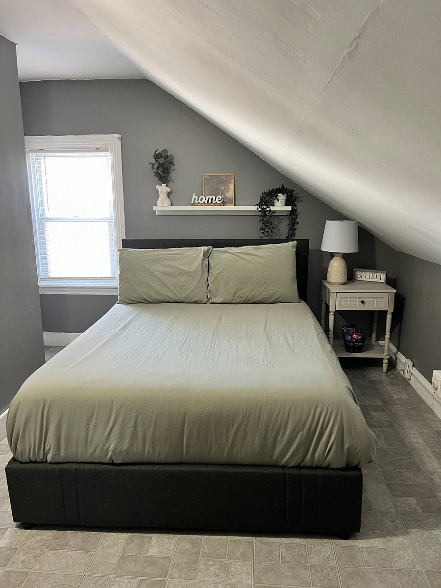ROOM 1