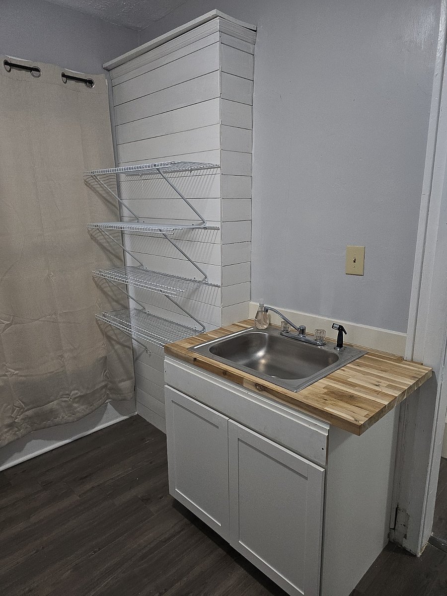 Kitchenette Area