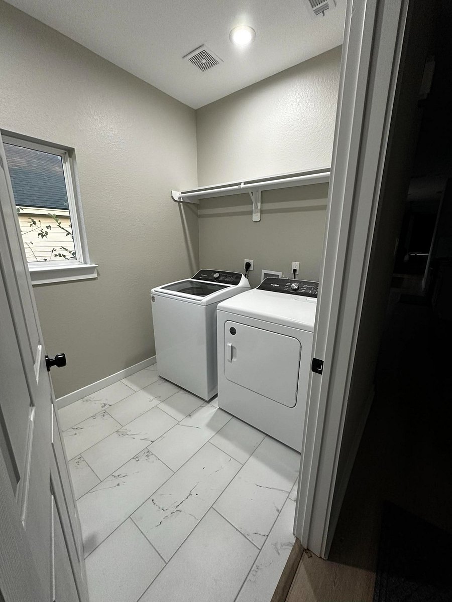 Furnished Finder property 805020_1 photo 4