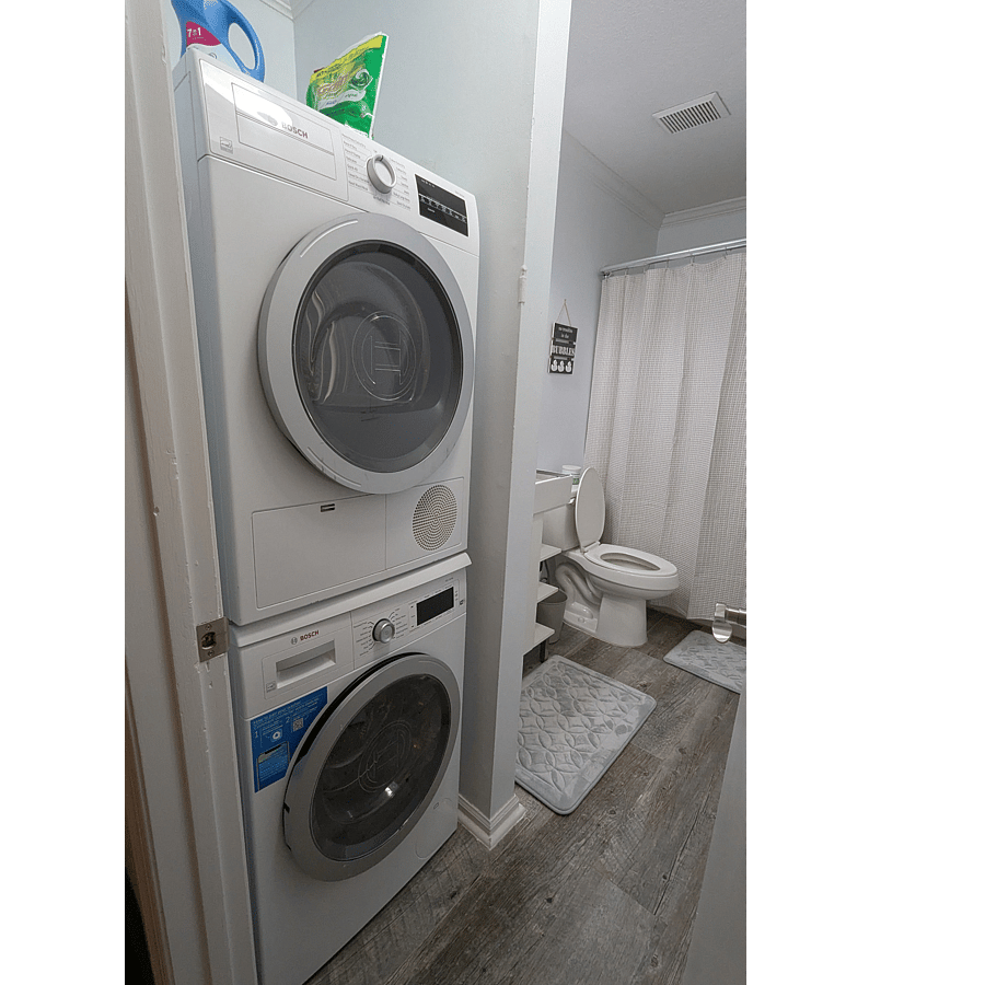 Primary bath, with laundry (Bosch washer & dryer) 