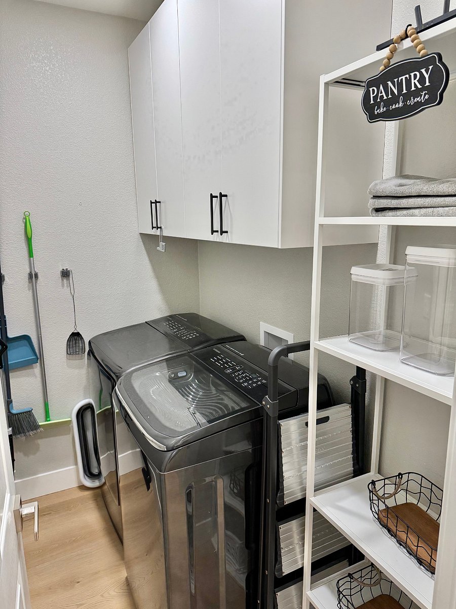 Washer and dryer with additional pantry space