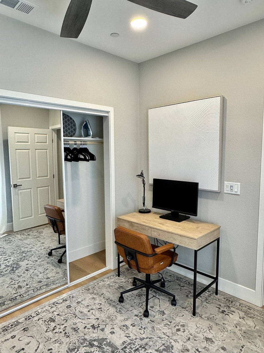 Dedicated desk work space with reliable high speed Wi-Fi