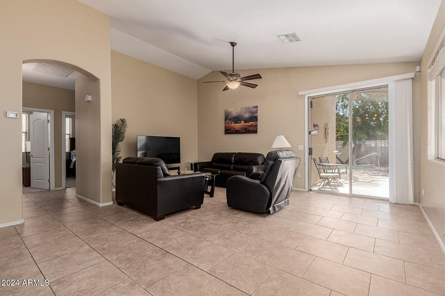 Furnished Finder property 805856_1 photo 7
