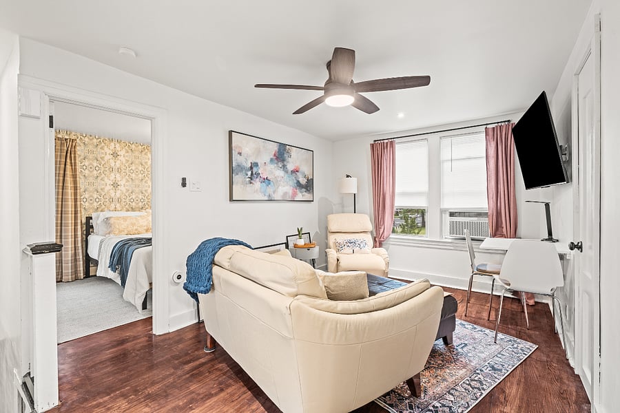 Living Area w/Ceiling Fan