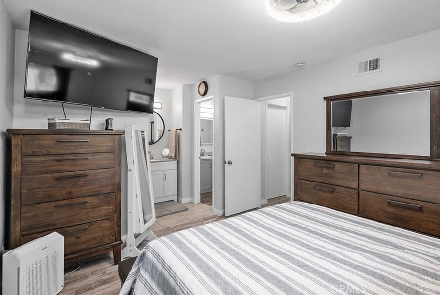 Furnished Finder property 805976_1 photo 3