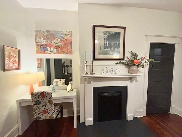Queen bedroom
