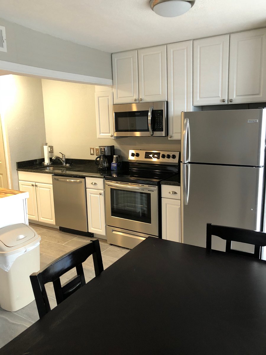 Fully Loaded Full Kitchen