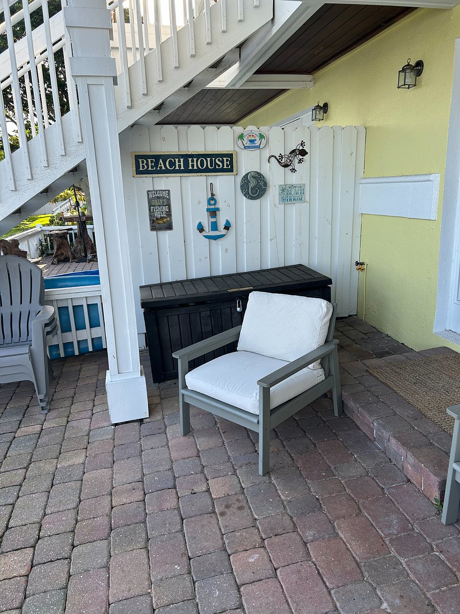 Relaxing Private Patio Overlooking One of the Most Beautiful Views in St. Petersburg  
