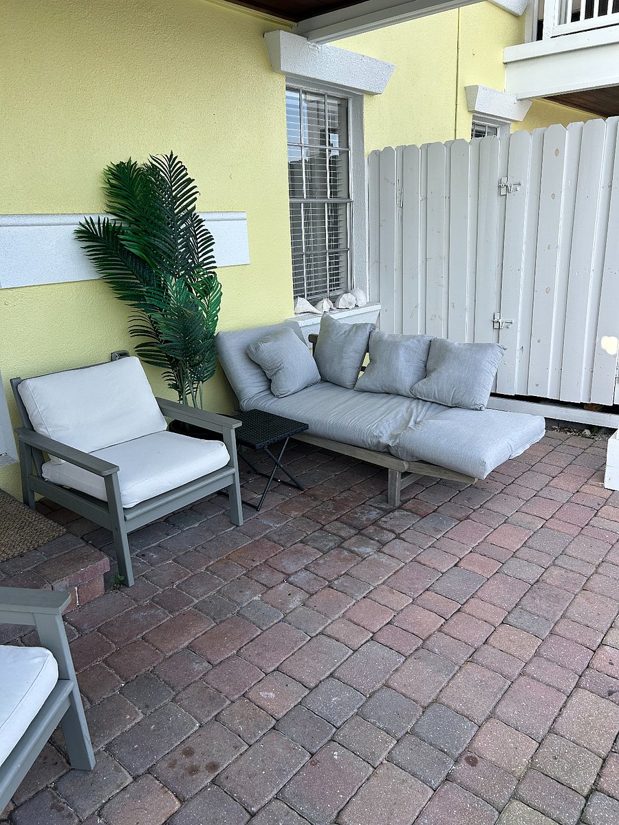 Relaxing Private Back Patio