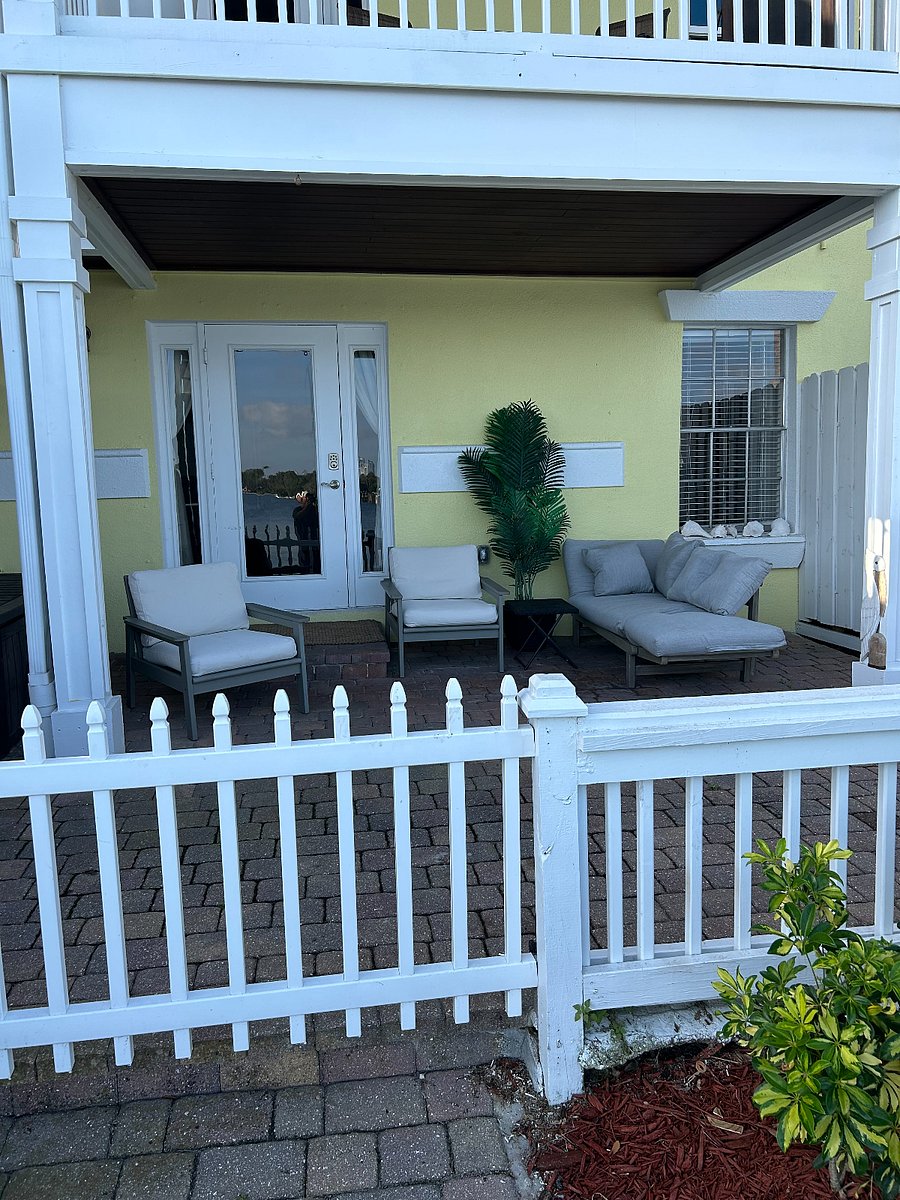 Relaxing Private Patio Overlooking One of the Most Beautiful Views in St. Petersburg  