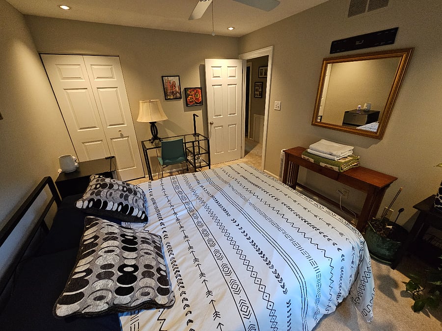 Queen Bed (With Shared Bath)