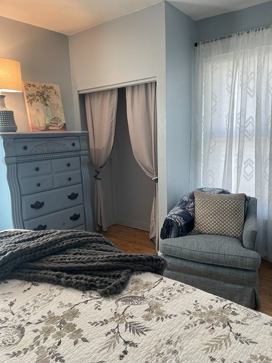 Primary bedroom 1