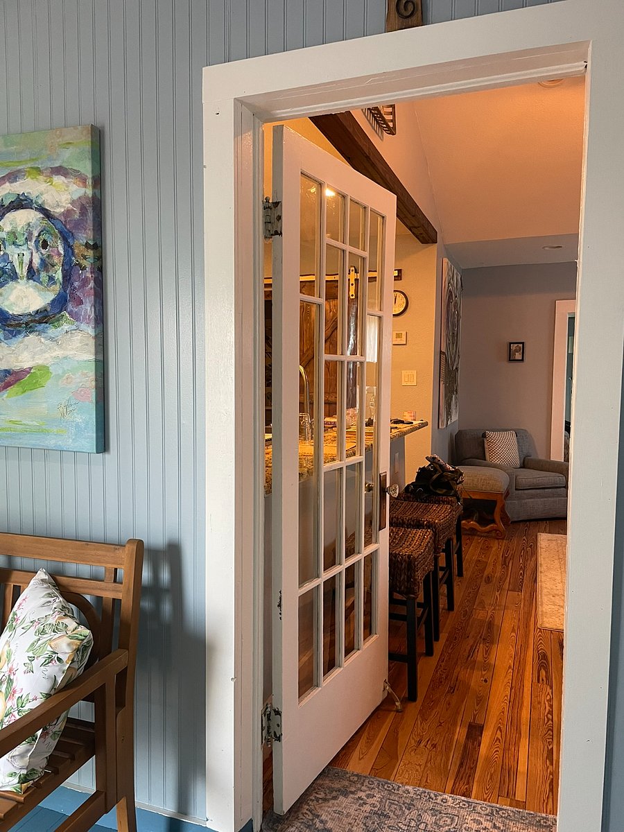 Entry to main living areas  from foyer