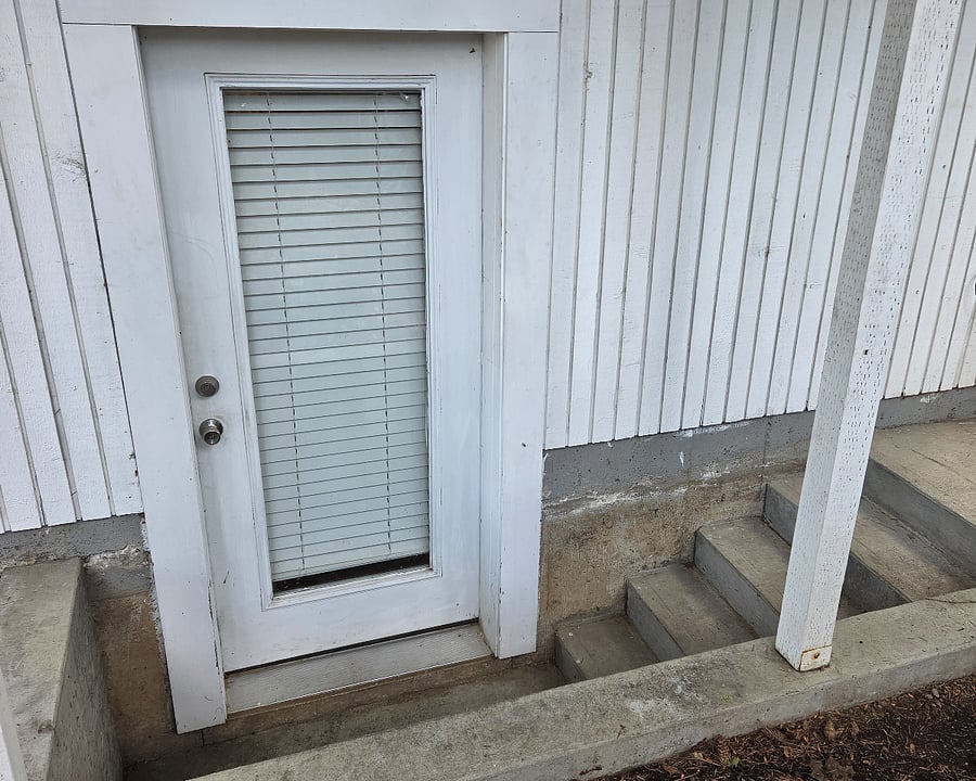 Private Side Entrance