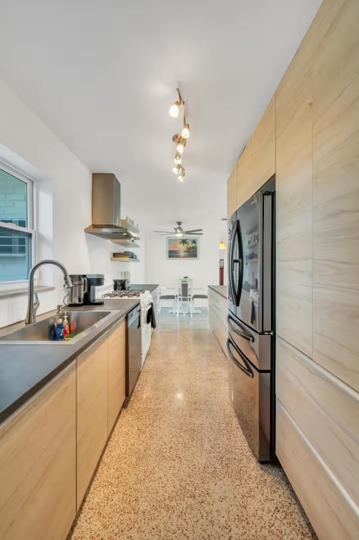 Newly updated kitchen ready to be used :)