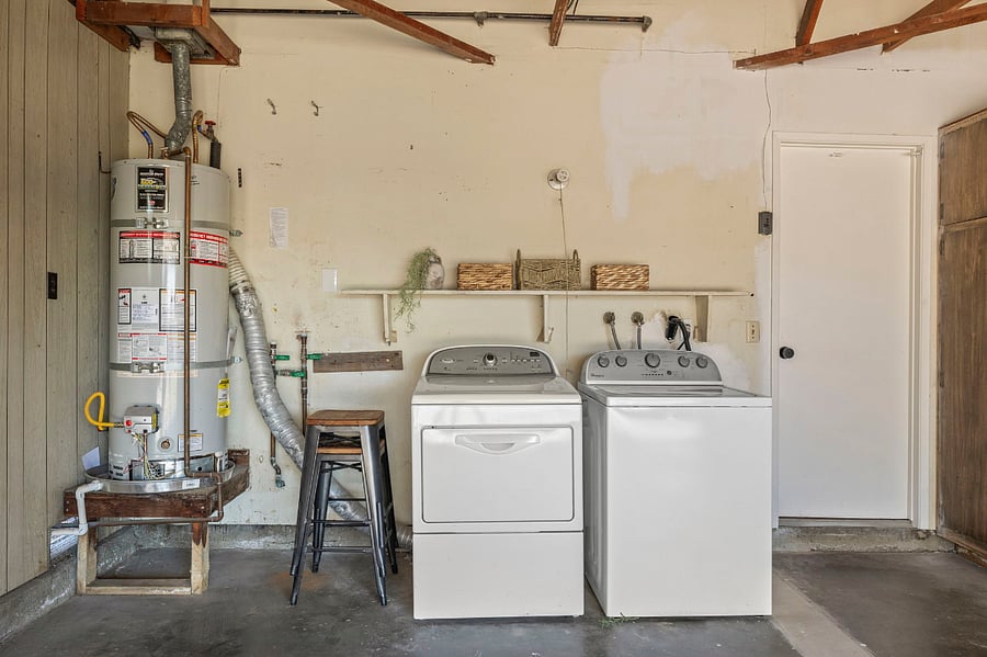 Washer / Dryer in attached garage