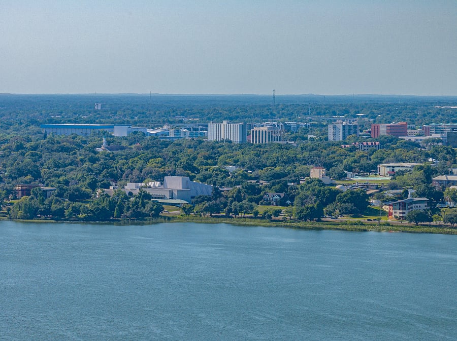 Just minutes from beautiful Downtown Lakeland full of local shops, restaurants, and small-town charm.