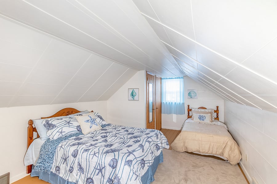 Bedroom 2nd floor