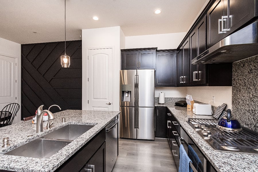 Kitchen and Counter Space