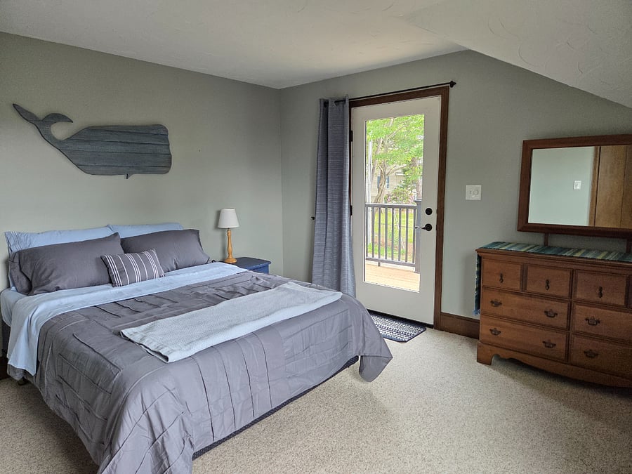 queen bed