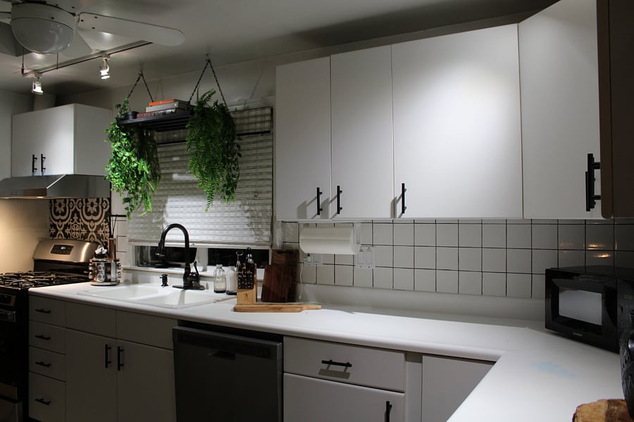 full kitchen