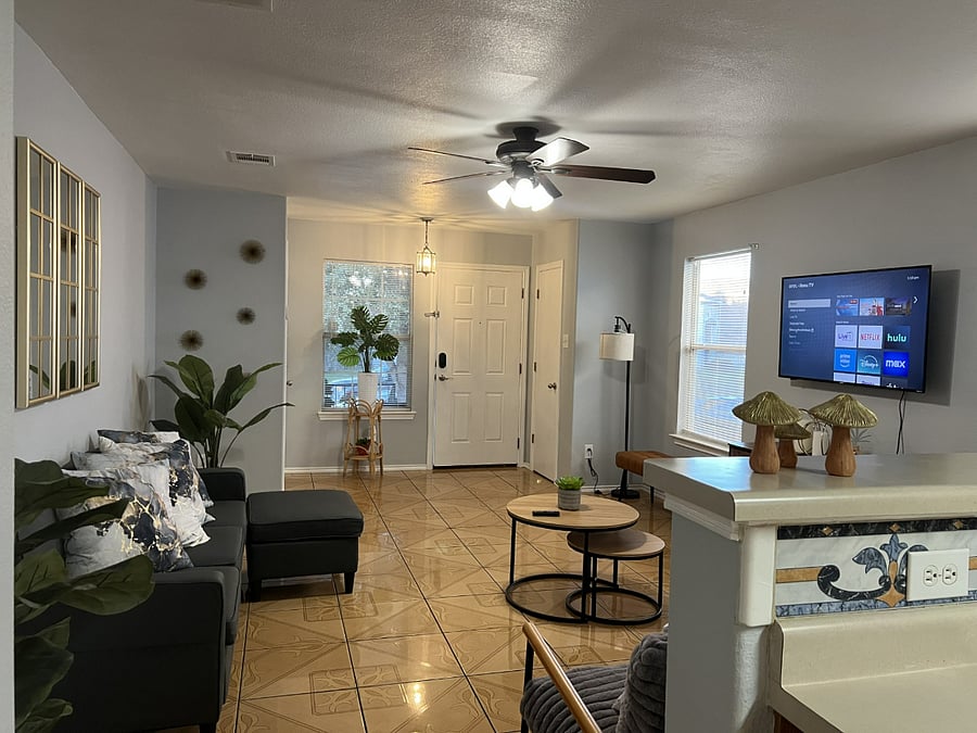 Furnished Finder property 808401_1 photo 3