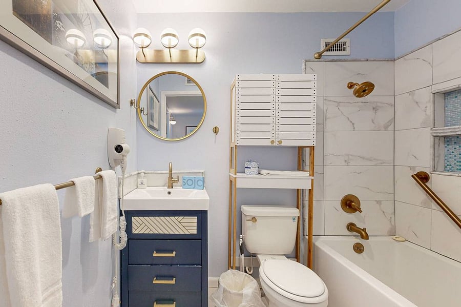 No sacrifice of style while providing plenty of safety features in the bath