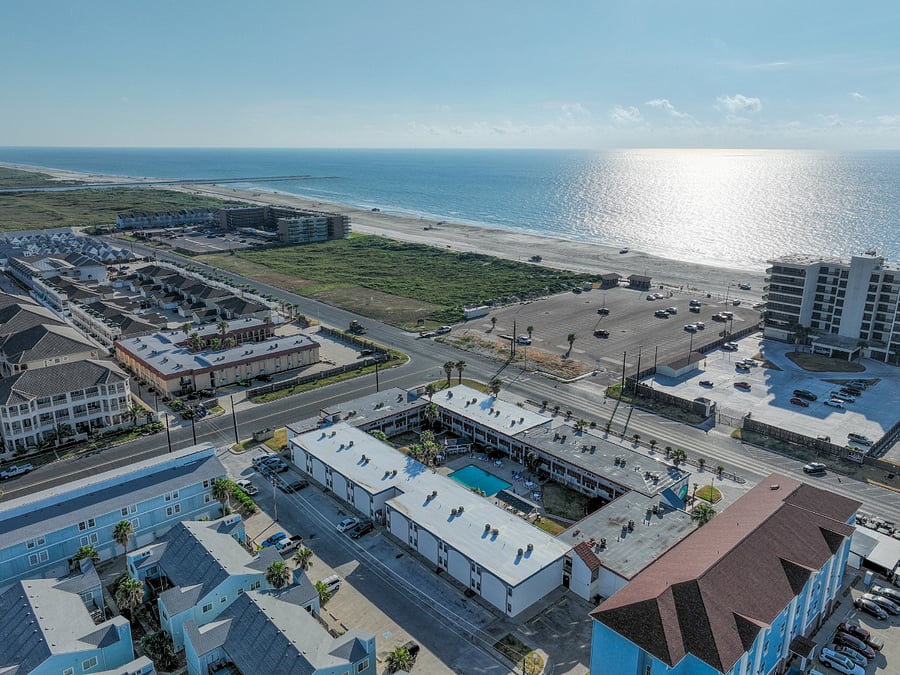 A mere 300 steps between Surfside Condos and the sands of the Gulf of Mexico -- and just a few steps from resort bars and food