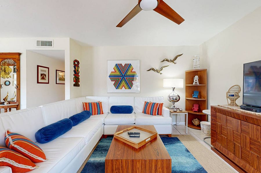 Hello again, comfy living room