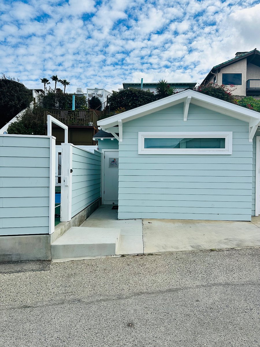 Entrance to bungalow.