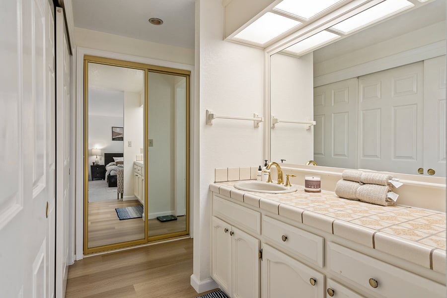 Furnished Finder property 808536_1 photo 25