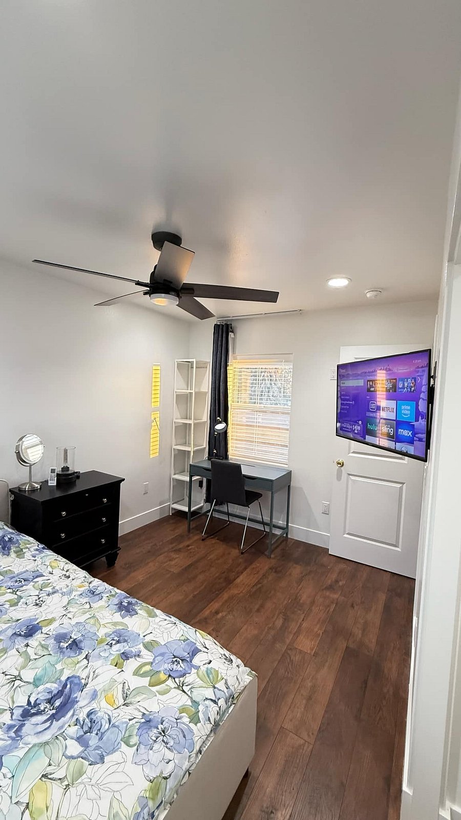Bedroom workstation