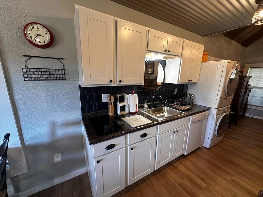 Furnished Finder property 808701_1 photo 12