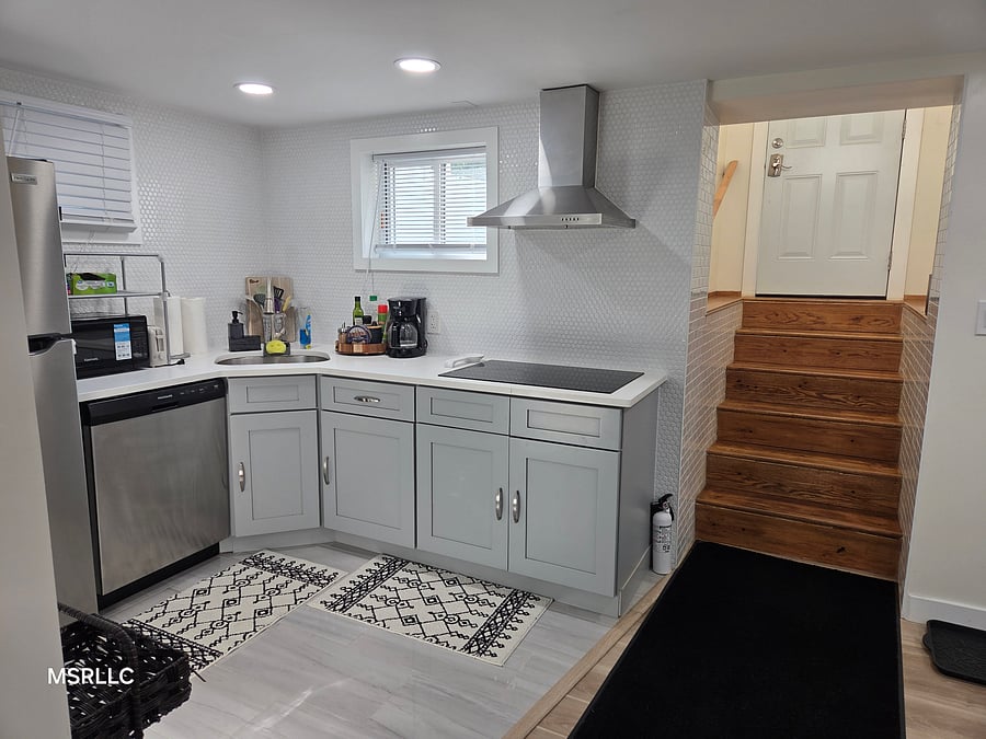 Furnished Finder property 808807_1 photo 11
