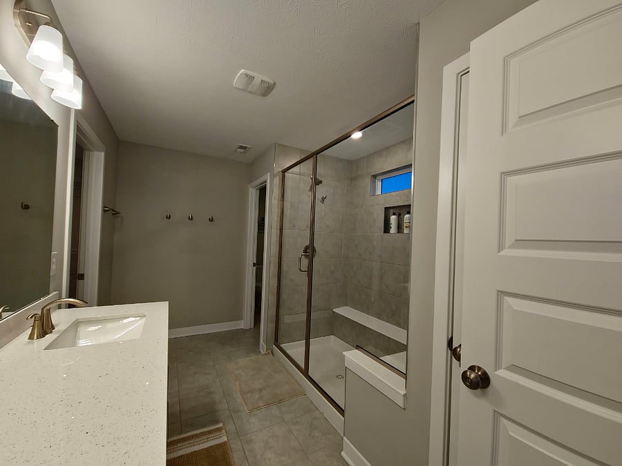 Master bedroom bathroom