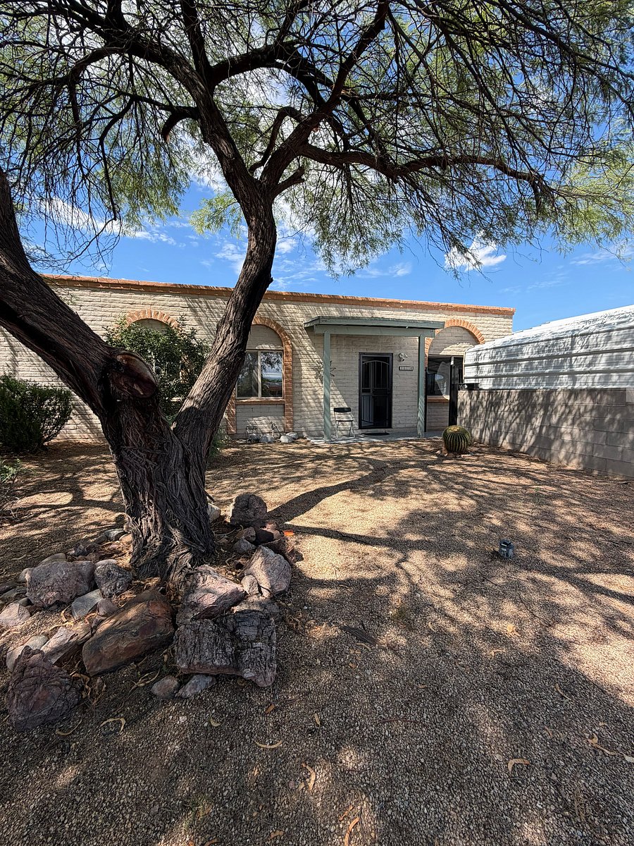 Fully gated front yard.