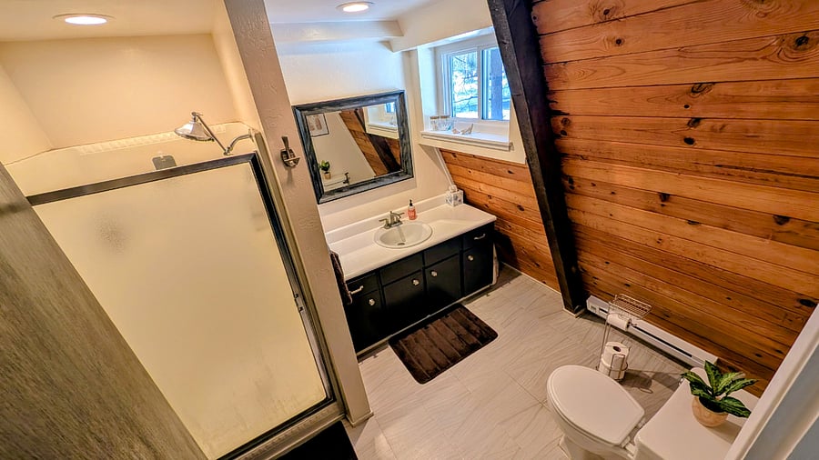 Upstairs bathroom