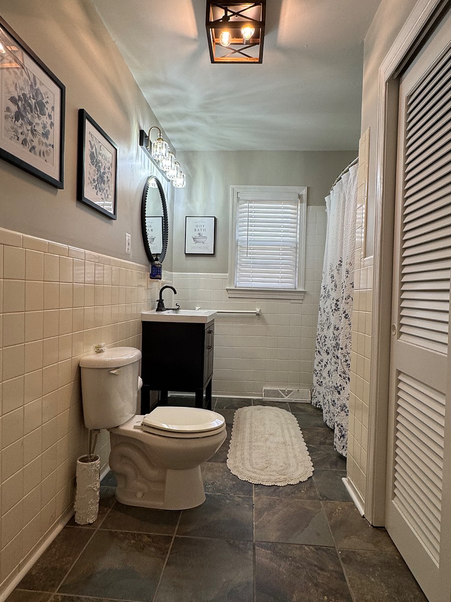 Hall bath- alt view