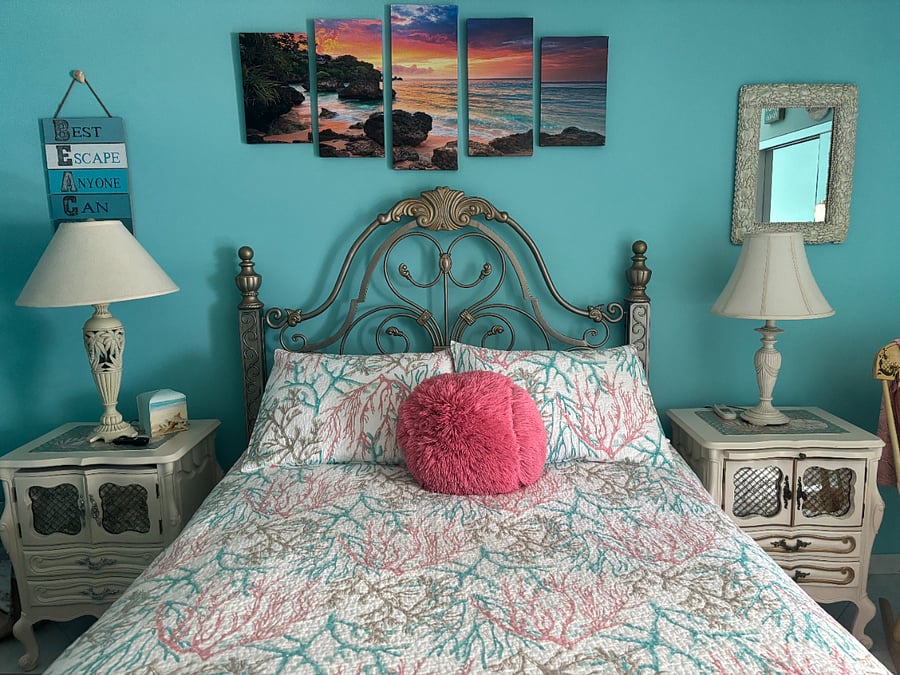 Adjustable queen bed