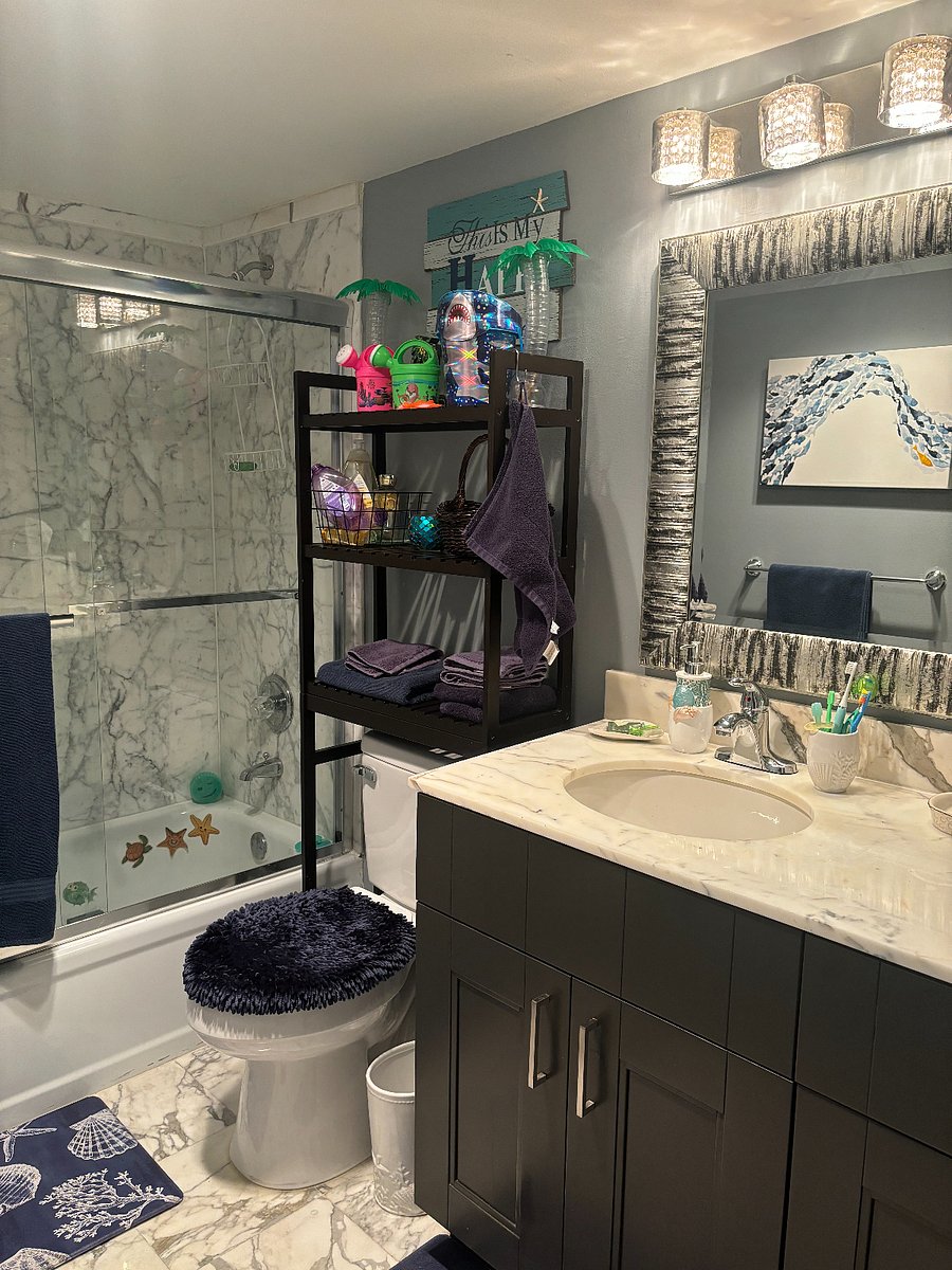 full bath tub and shower