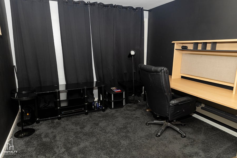 Available dedicated quite and calm home-office/workspace