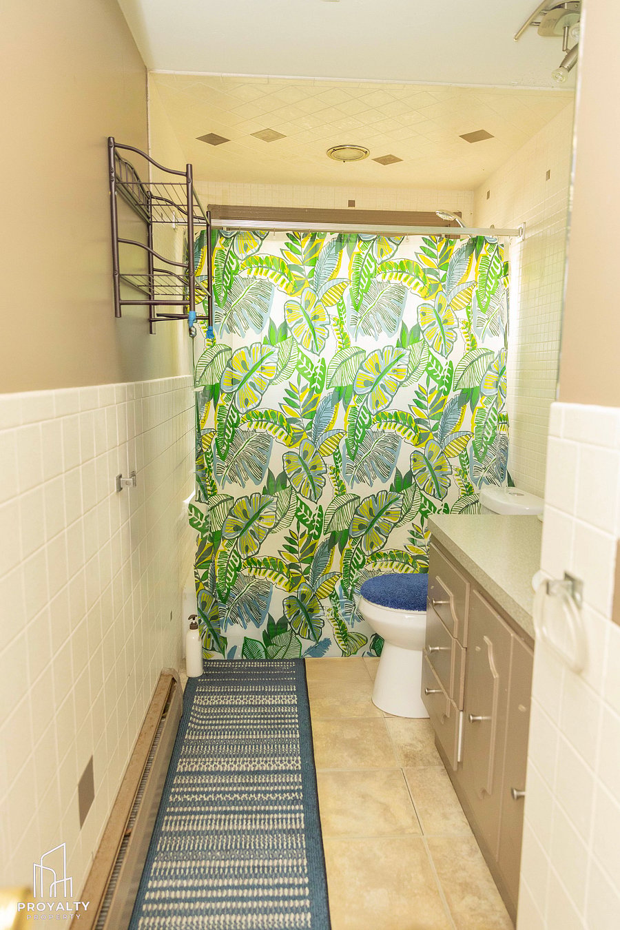 Full Bathroom #2