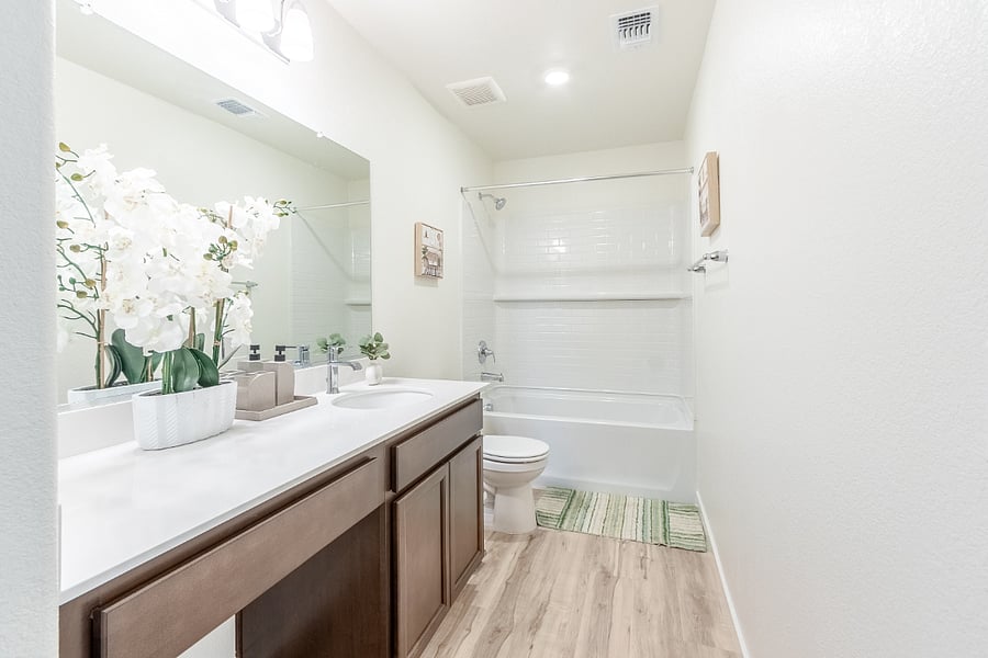 Upstairs Full Bathroom 2