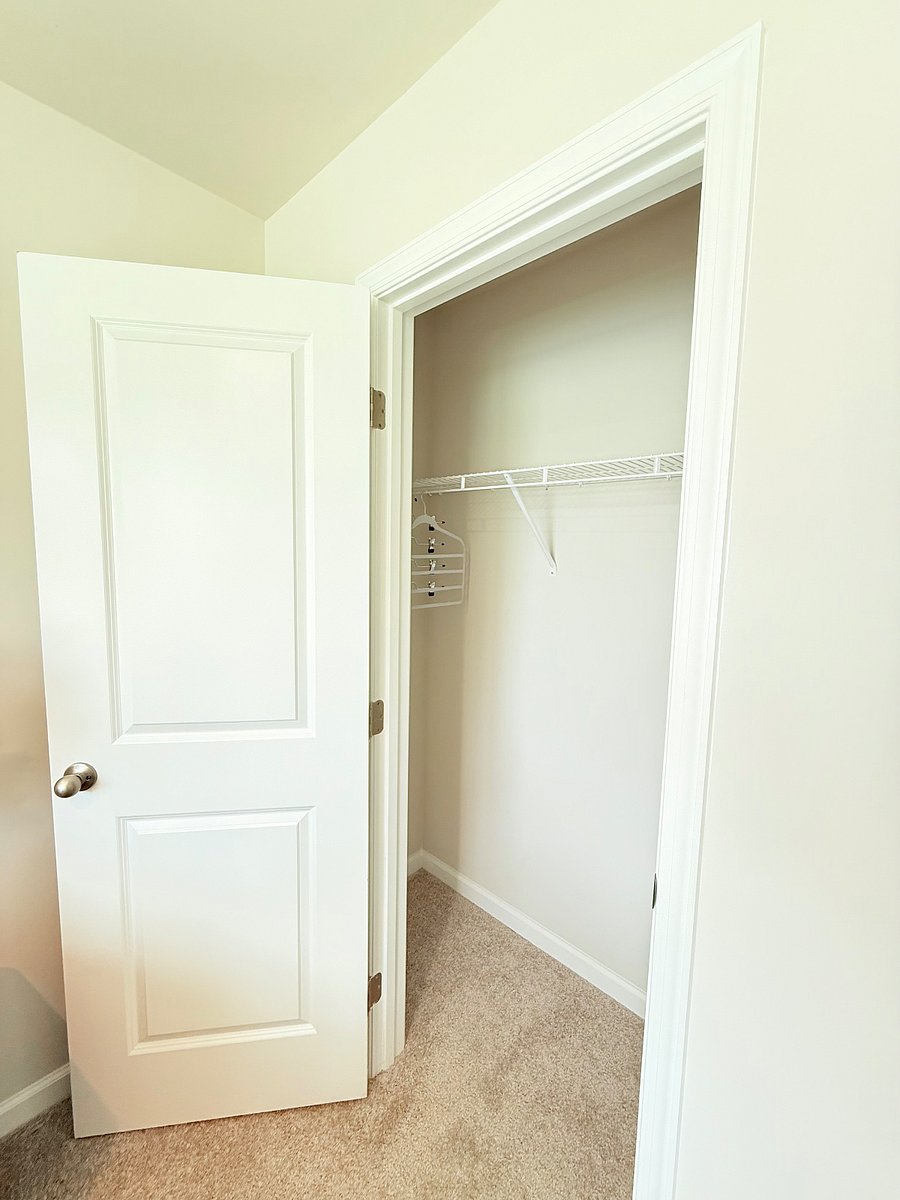 3rd floor - 2nd Bedroom Closet